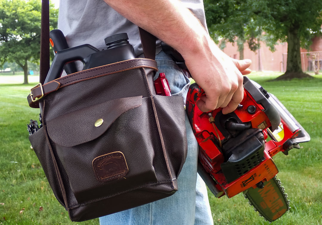 THE DUKE'S BROWN LEATHER CHAINSAW BAR OIL TOOL TOTE CARRY BAG MADE IN USA