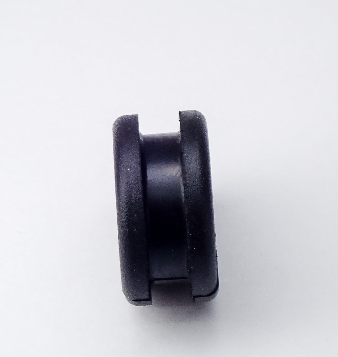 GENUINE ECHO 2-HOLE GROMMET FITS MANY MODELS 15111204630