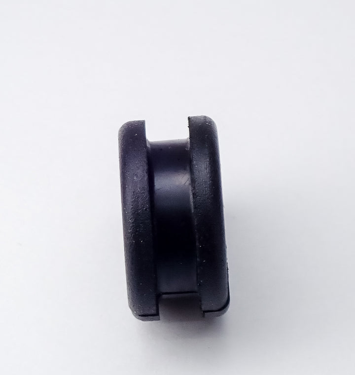 GENUINE ECHO 2-HOLE GROMMET FITS MANY MODELS 15111204630