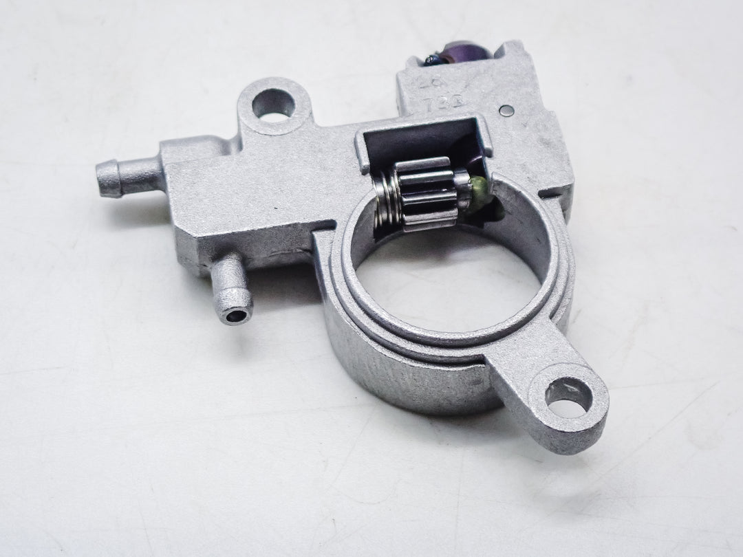 GENUINE OIL PUMP FITS HUSQVARNA T525 587873401